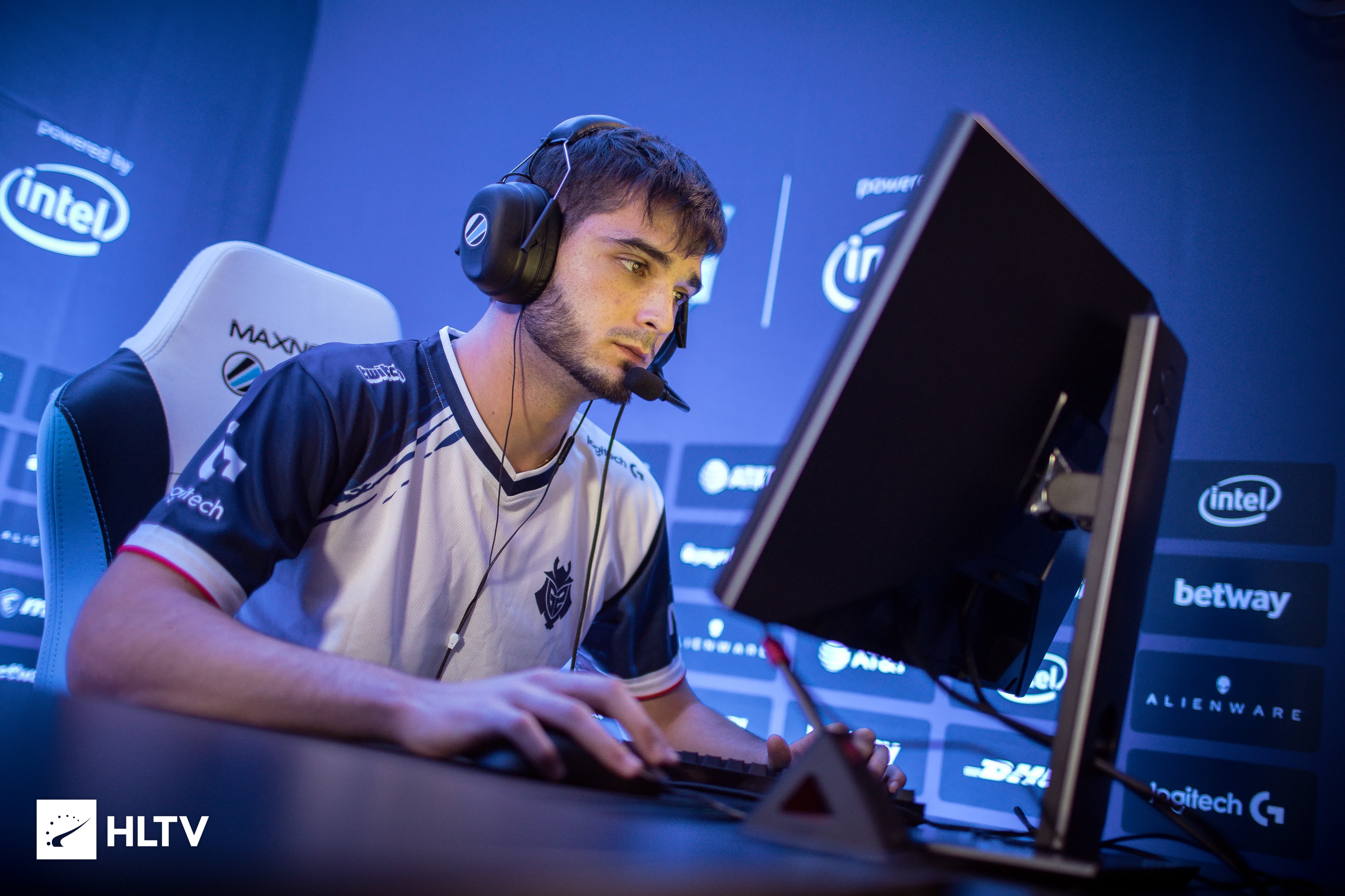 他将为自己 他将为自己