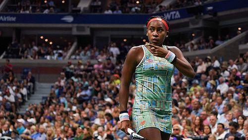 何崭露头角 何崭露头角